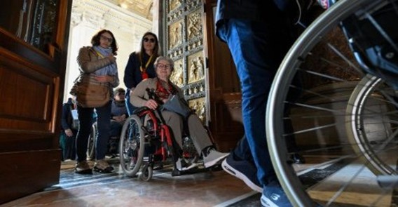 Jubileu dos Enfermos, peregrinos: o Papa Francisco está conosco