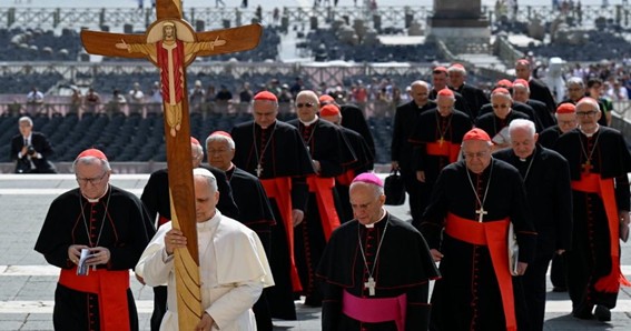 Servir a Santa Sé com o mesmo amor de Maria a Jesus