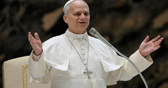 A Palavra de Deus é uma realidade viva que se desenvolve e cresce na Tradição