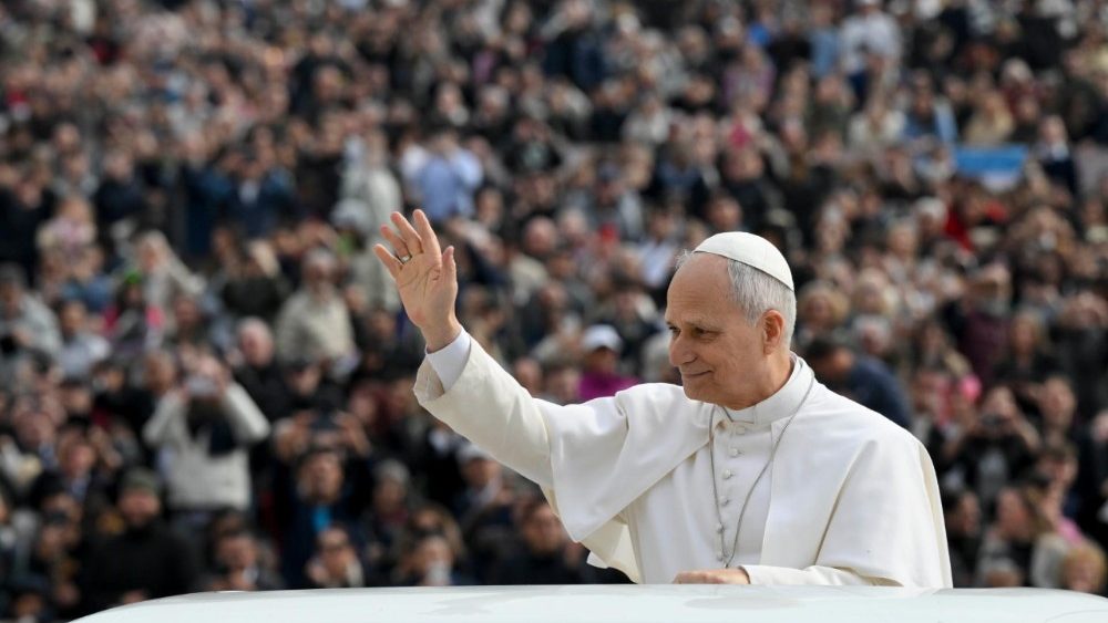 Papa: a Igreja é humana e divina, sinal visível da ação de Cristo na história