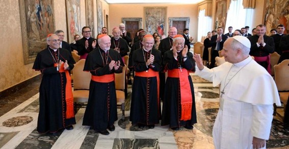 Leão XIV: a era hipermidiática gera pobreza espiritual