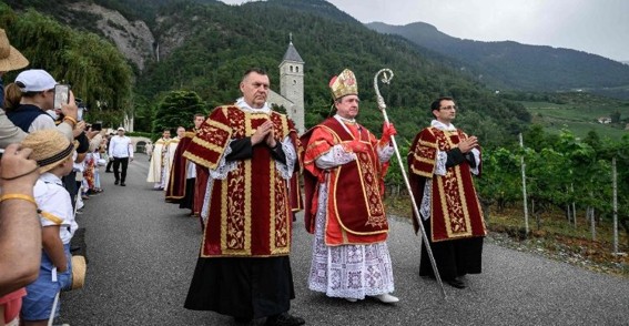 Consagrações episcopais dos lefebvrianos: decretada a excomunhão